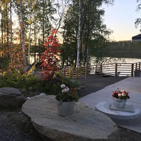 Idyllic Lakeside * Nuutilanmaeki