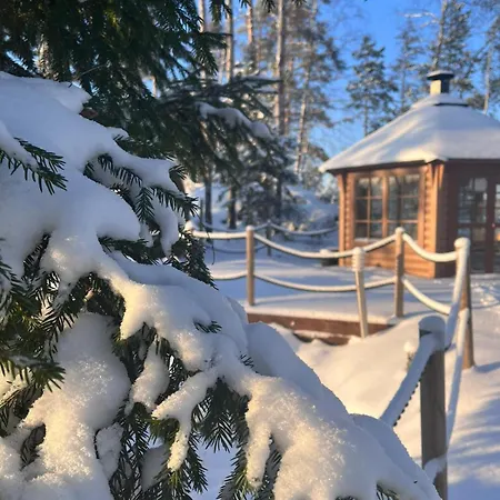 Chalet Idyllic Lakeside Nuutilanmaeki